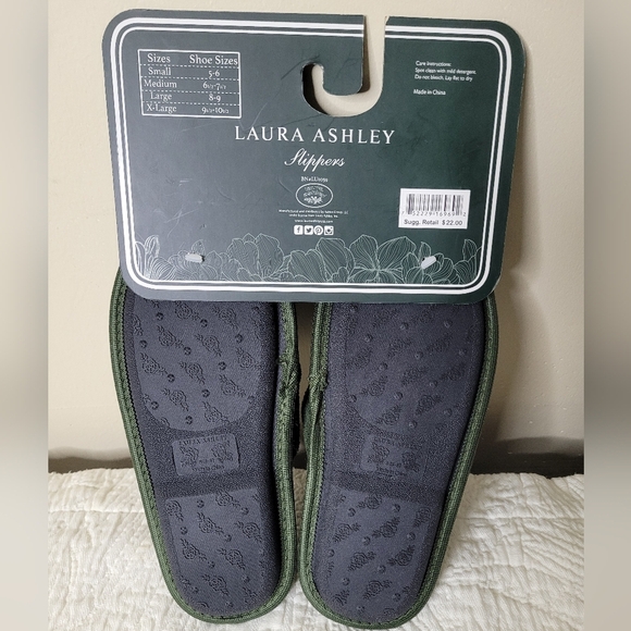 Laura Ashley Women's Slippers Polka Dot Bow Memory Foam NWT Size S 5-6 - Picture 4 of 7